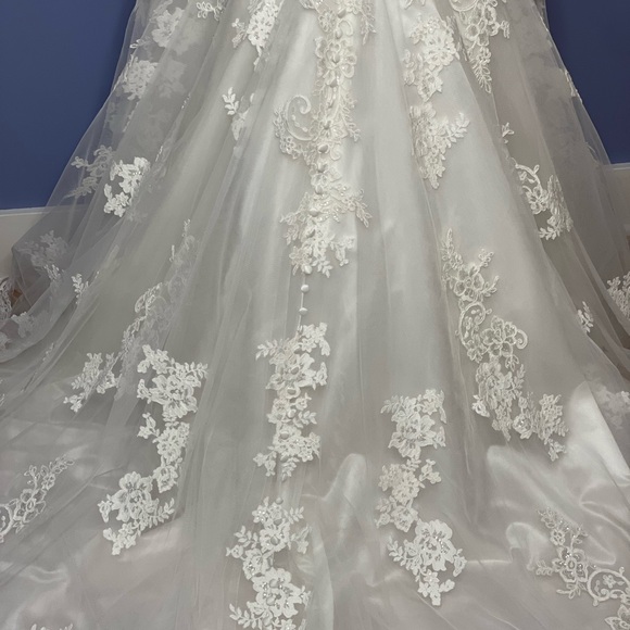 Allure Bridal White Ball Gown Sweetheart Strapless Mid Back Size 8 Free Shipping - Picture 7 of 14